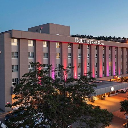 Doubletree By Hilton - Kamloops Hotel Exterior foto